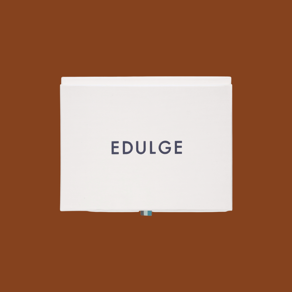 The For Teen Boys Viral Discovery set contains samples of Al Ambra - Green Forest Extrait de Parfum, Lorenzo Pazzaglia - Summer Hammer Extrait de Parfum, Mes Bisous - A Wondrous Flight Extrait de Parfum, Sospiro - Vibrato Eau de Parfum, Al Ambra - Dubai Musk, Sora Dora - Mandorle 